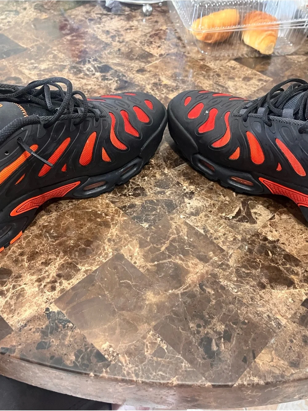 Nike Men's Black and Red Wave-Detail Sneakers